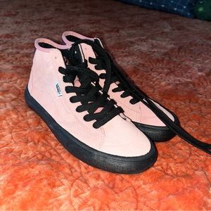 Lizzie Armanto Vans Pink women’s 5